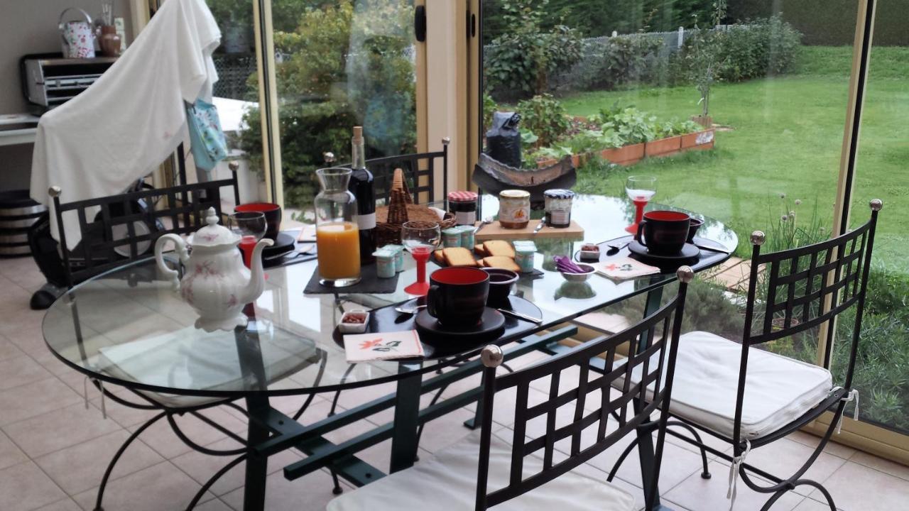 Chambre Privee Avec Salon, Garage Voiture, Velos, Motos Tourville-sur-Arques Eksteriør billede